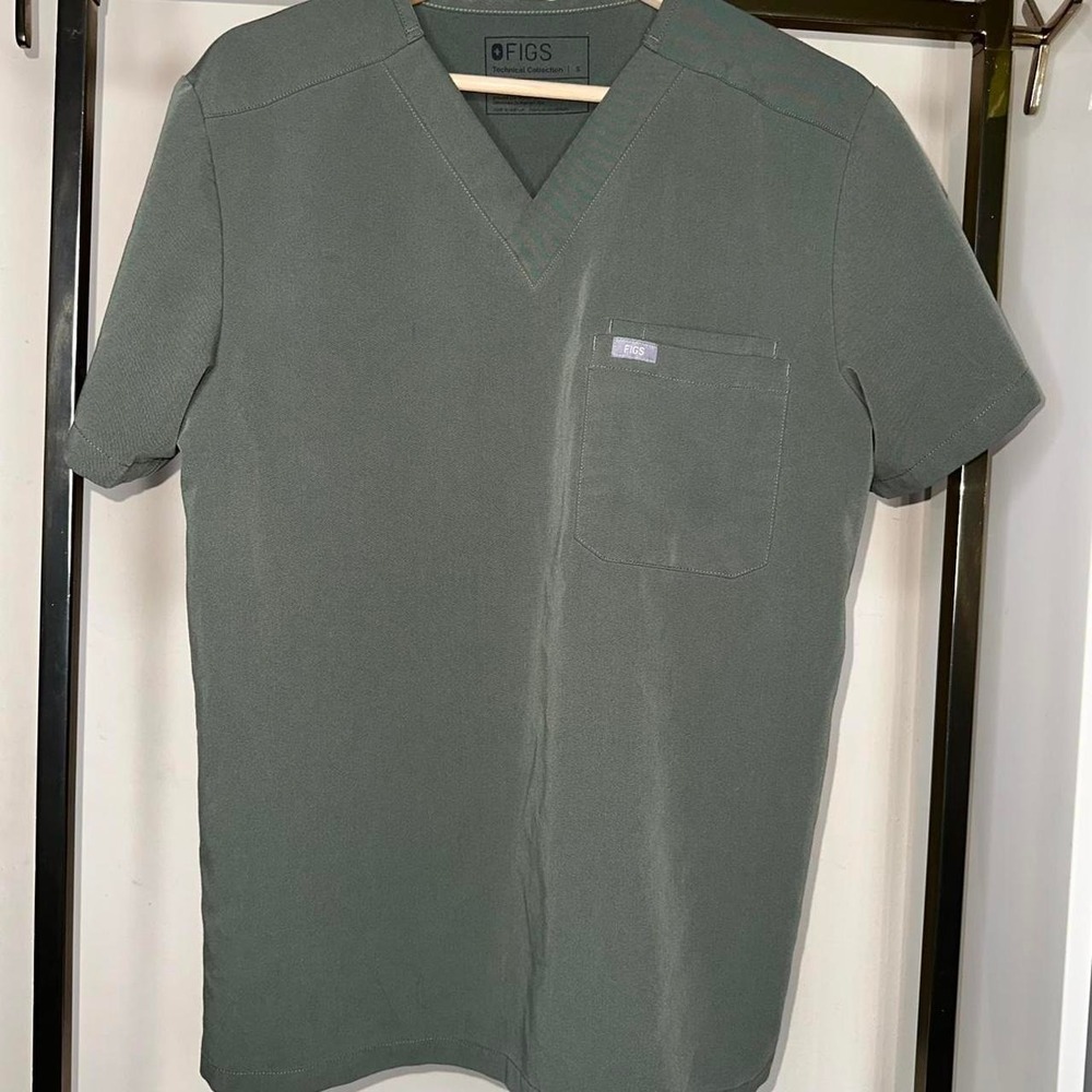 Figs olive green top